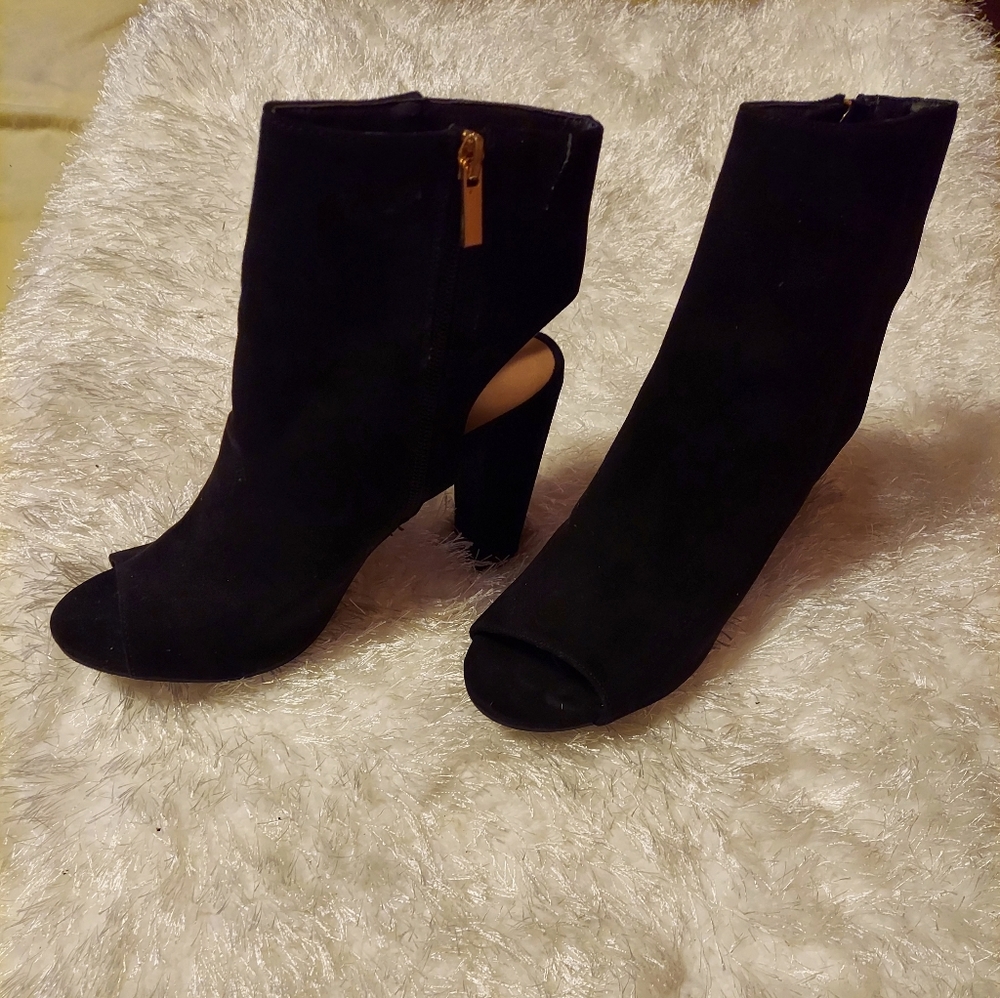 Heel shoes